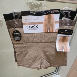 NWT 3Pk Seamless Short with Tummy & Rear control by UnderWhere? Sz L. $35.